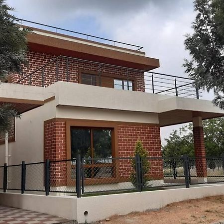 Sandstone Villa Mysore Bagian luar foto